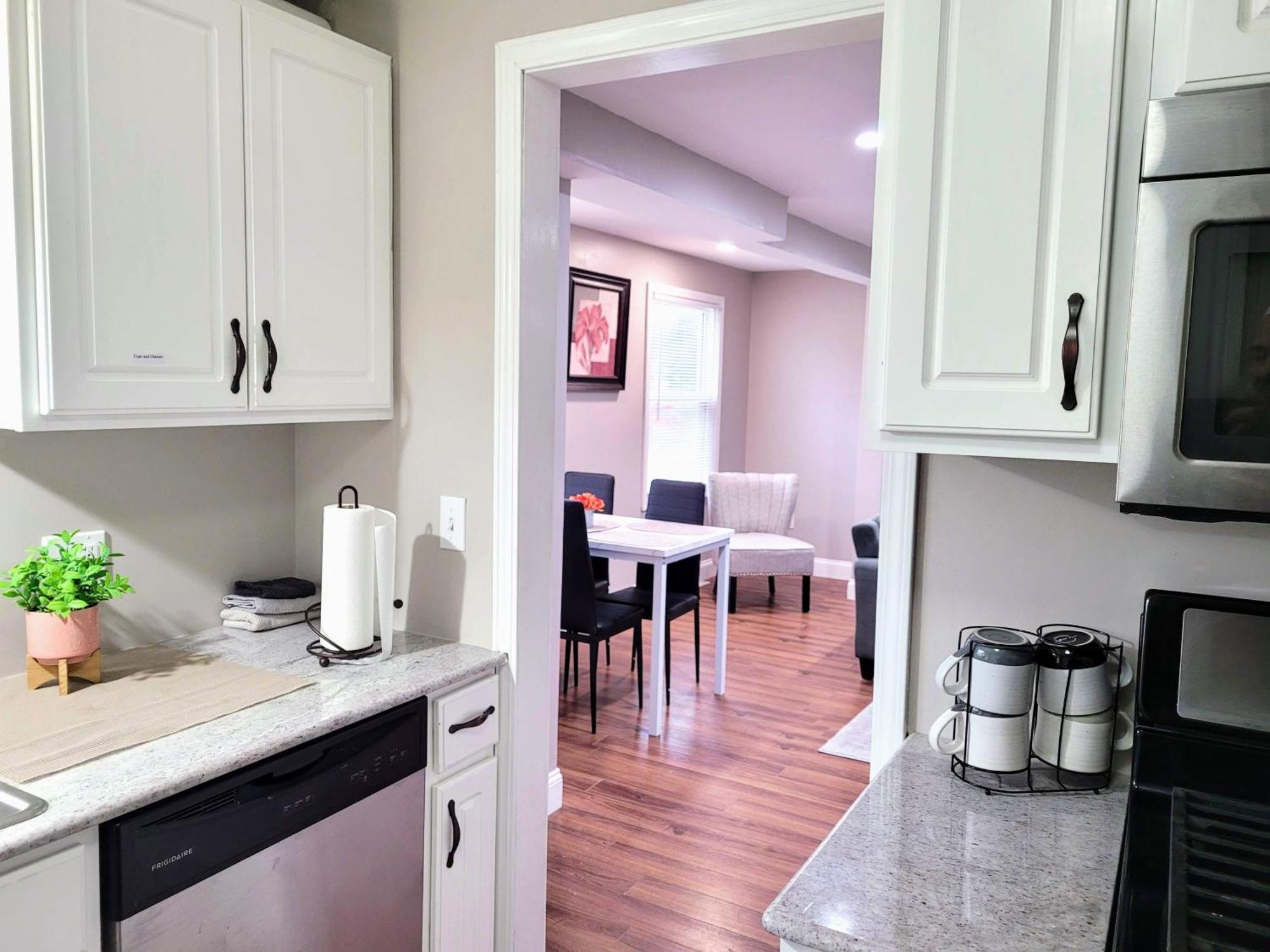 Apartment With Brand New Furniture And Large Parking West Seneca Εξωτερικό φωτογραφία